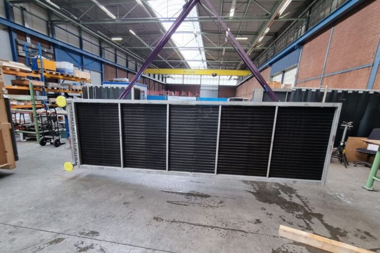 Counterflow heat exchanger